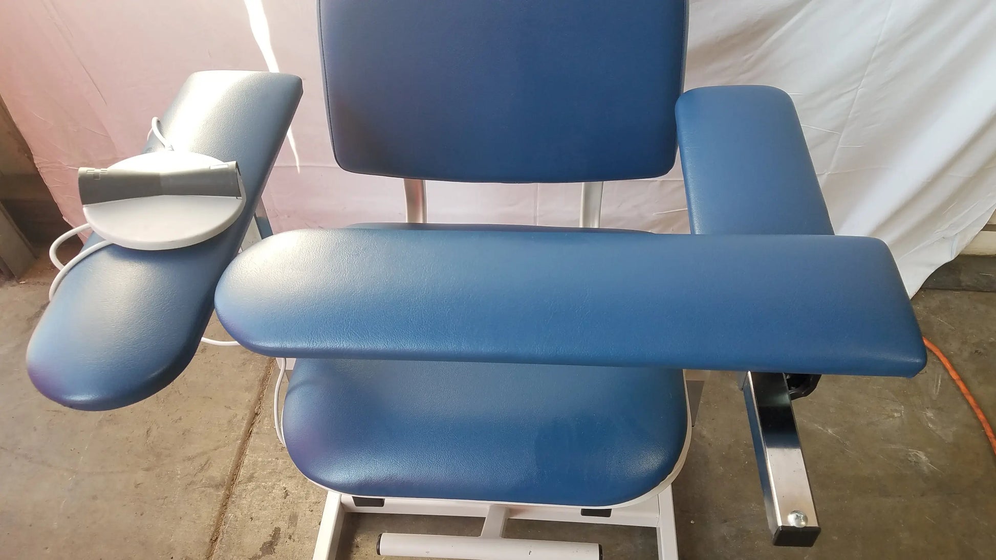 Clinton 6341 power series blue vinyl blood drawing chair with adjustable armrests and built-in cup holder