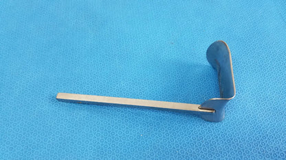 Codman 50-4568 Surgical Kelly Retractor Blade Surgical Kelly Retractor Blade, second-hand product photo 5