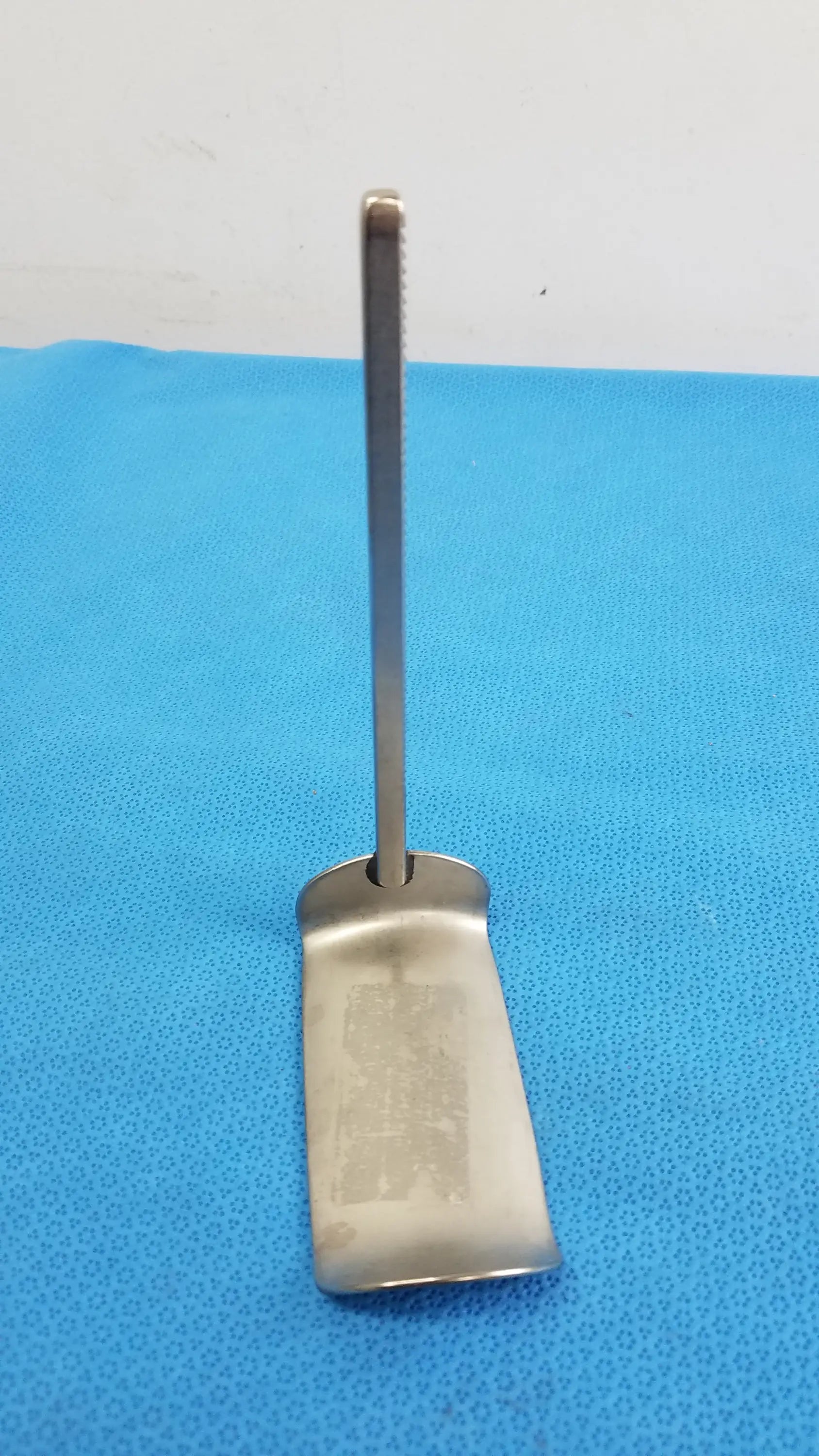 Codman 50-4569 Surgical Kelly Retractor Blade Kelly Retractor Blade, second-hand product photo 1
