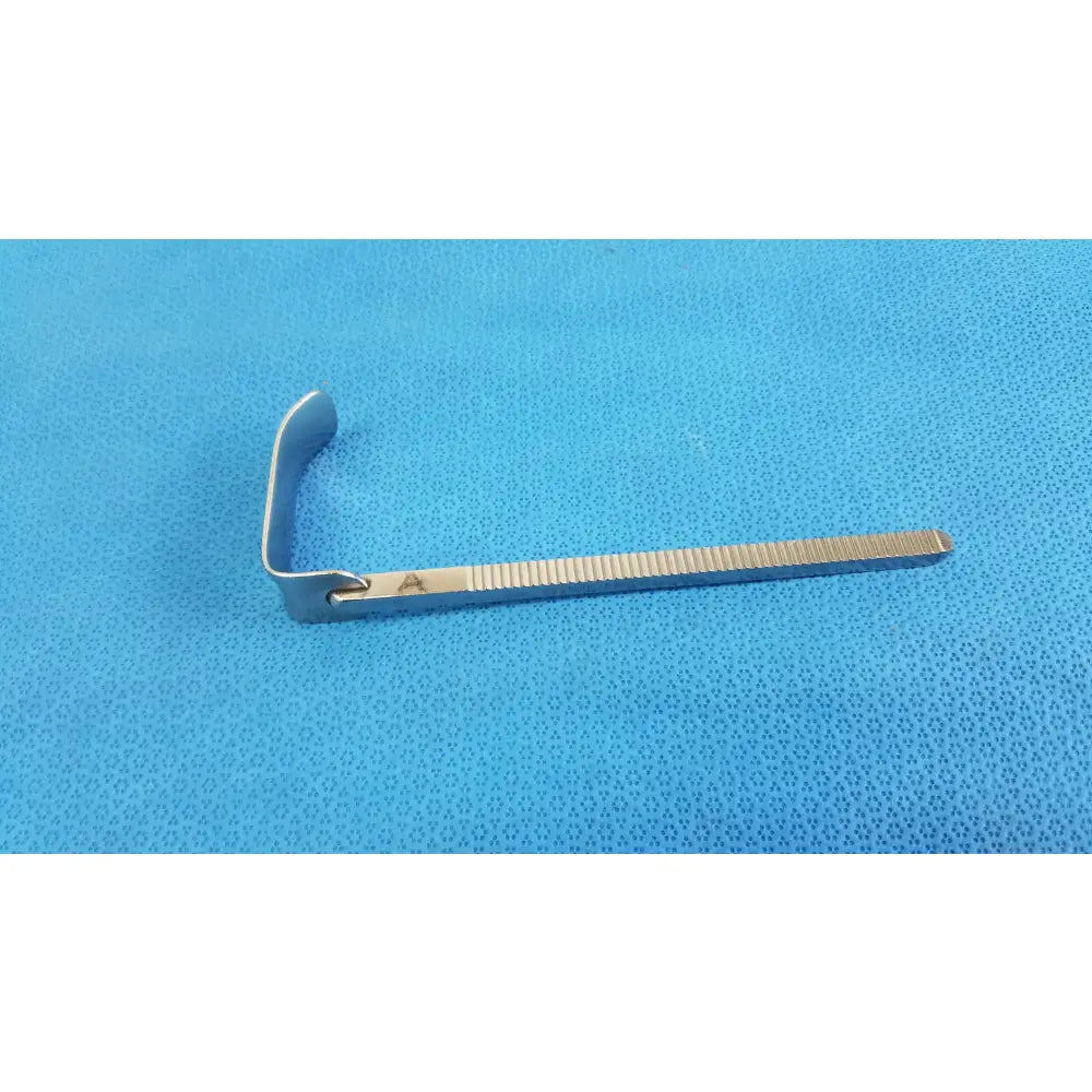 Codman 50-4575 Surgical Kelly Retractor Blade Kelly Retractor Blade, second-hand product photo 2
