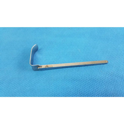 Codman 50-4575 Surgical Kelly Retractor Blade Kelly Retractor Blade, second-hand product photo 2