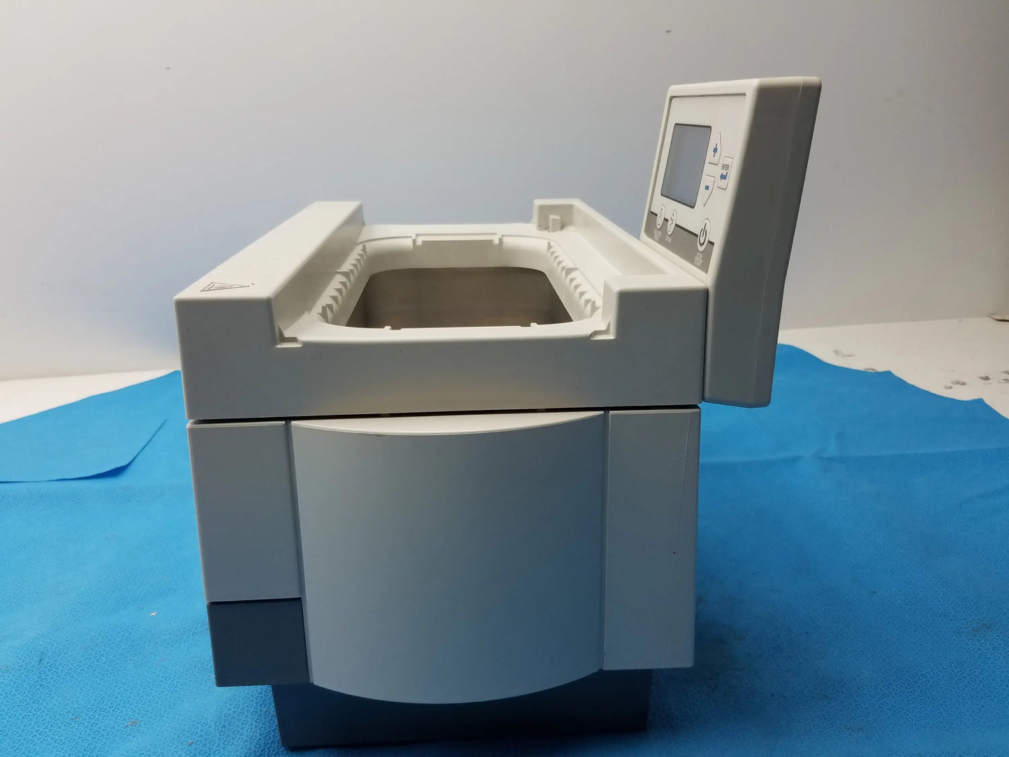 Coltene Whaledent BioSonic UC125 Ultrasonic Cleaner Cavitation Bath Ultrasonic Cleaner / Cavitation Bath, second-hand product photo 3