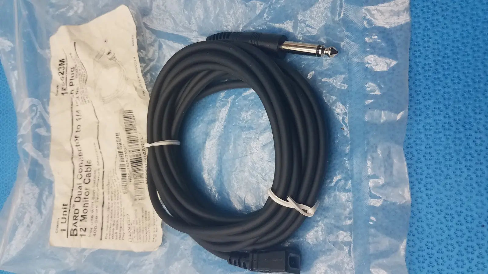 Mixed Computer/Server Accessories Kit – Cables, Connectors, Screws, Software Server Accessory Kit, second-hand product photo 1