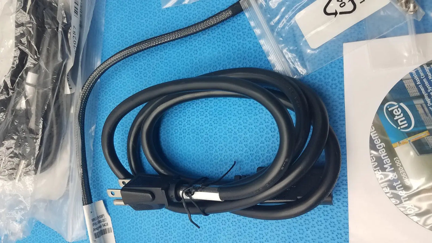 Mixed Computer/Server Accessories Kit – Cables, Connectors, Screws, Software Server Accessory Kit, second-hand product photo 3