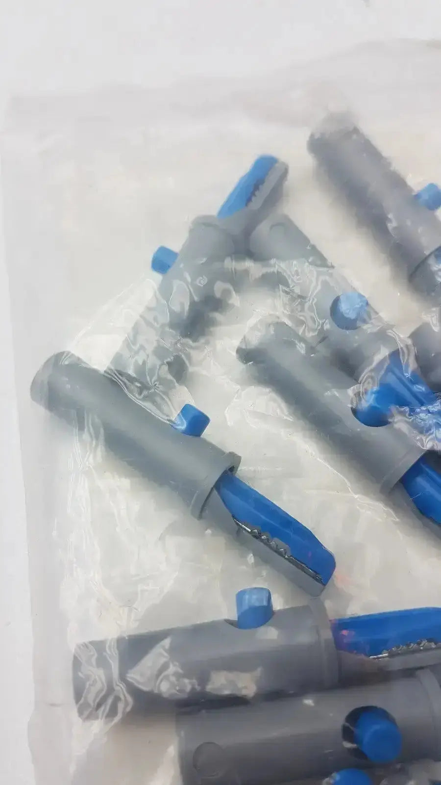 Conmed Banana Adapter 10/Pk Ref: HPH-BLUE Electrosurgical Adapter, second-hand product photo 5
