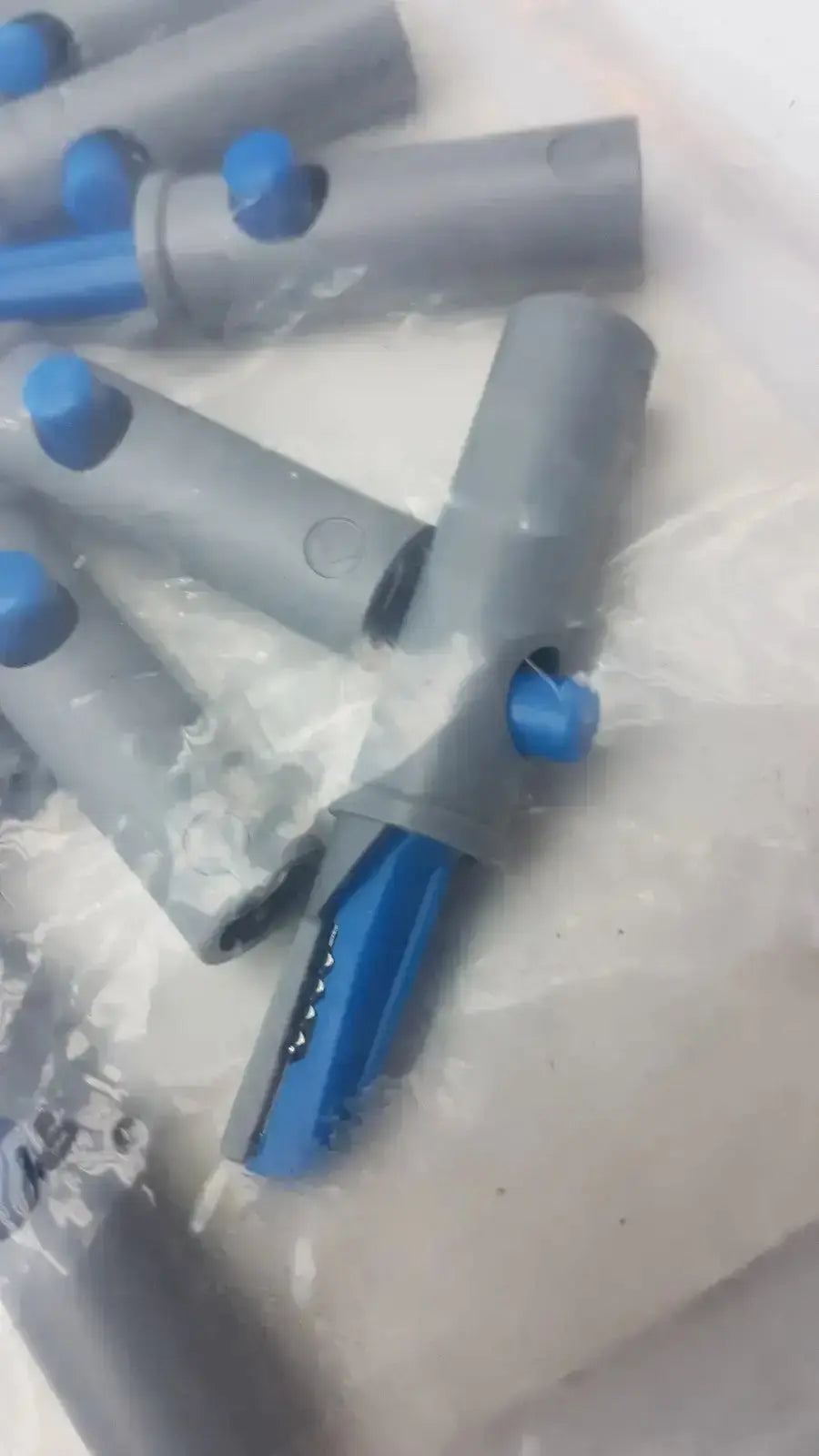 Conmed Banana Adapter 10/Pk Ref: HPH-BLUE Electrosurgical Adapter, second-hand product photo 10