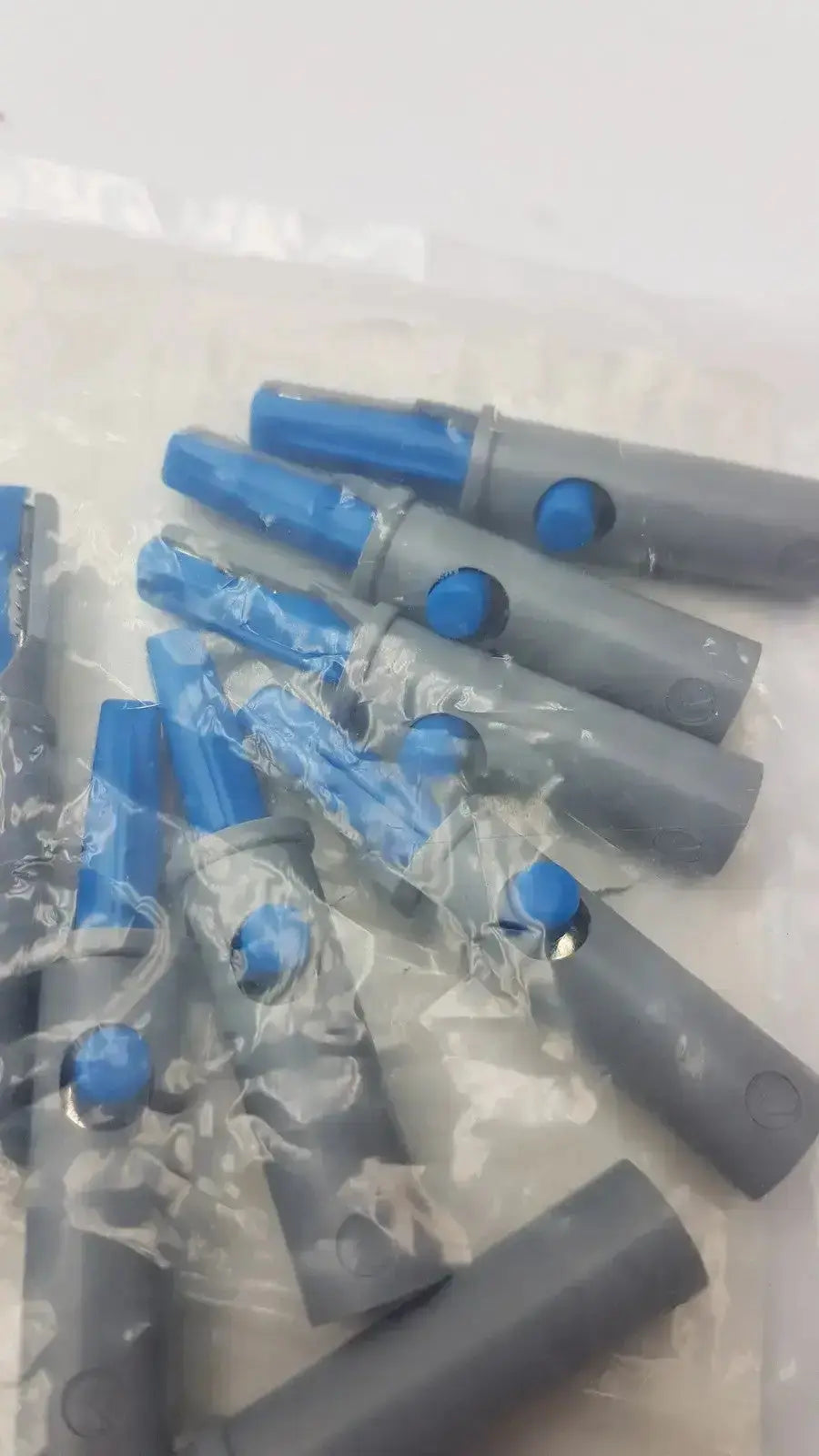 Conmed Banana Adapter 10/Pk Ref: HPH-BLUE Electrosurgical Adapter, second-hand product photo 9