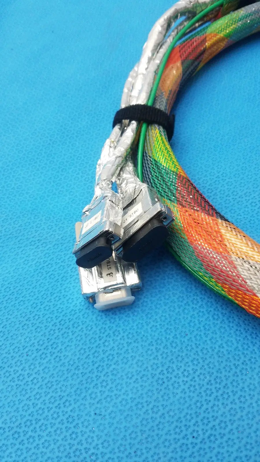 Colorful braided connector stbu to egse cable with metallic connectors designed for reuse medical applications
