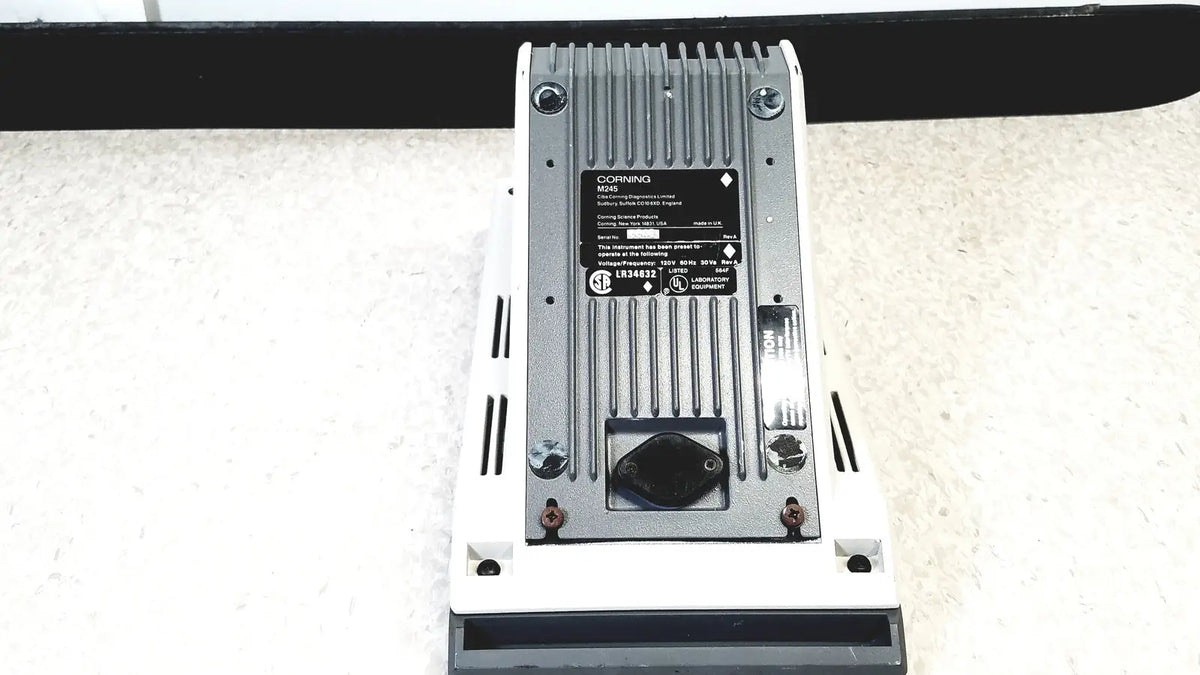 Gray and white coping 908 audio amplifier back with ribbed metal panel for corning 245 ph meter 120v 60hz use