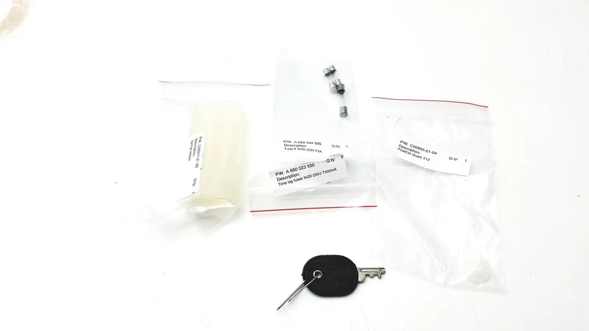 Black key with circular head and metallic blade for reuse medical applications in Cosmed K4 B2 Metabolic device