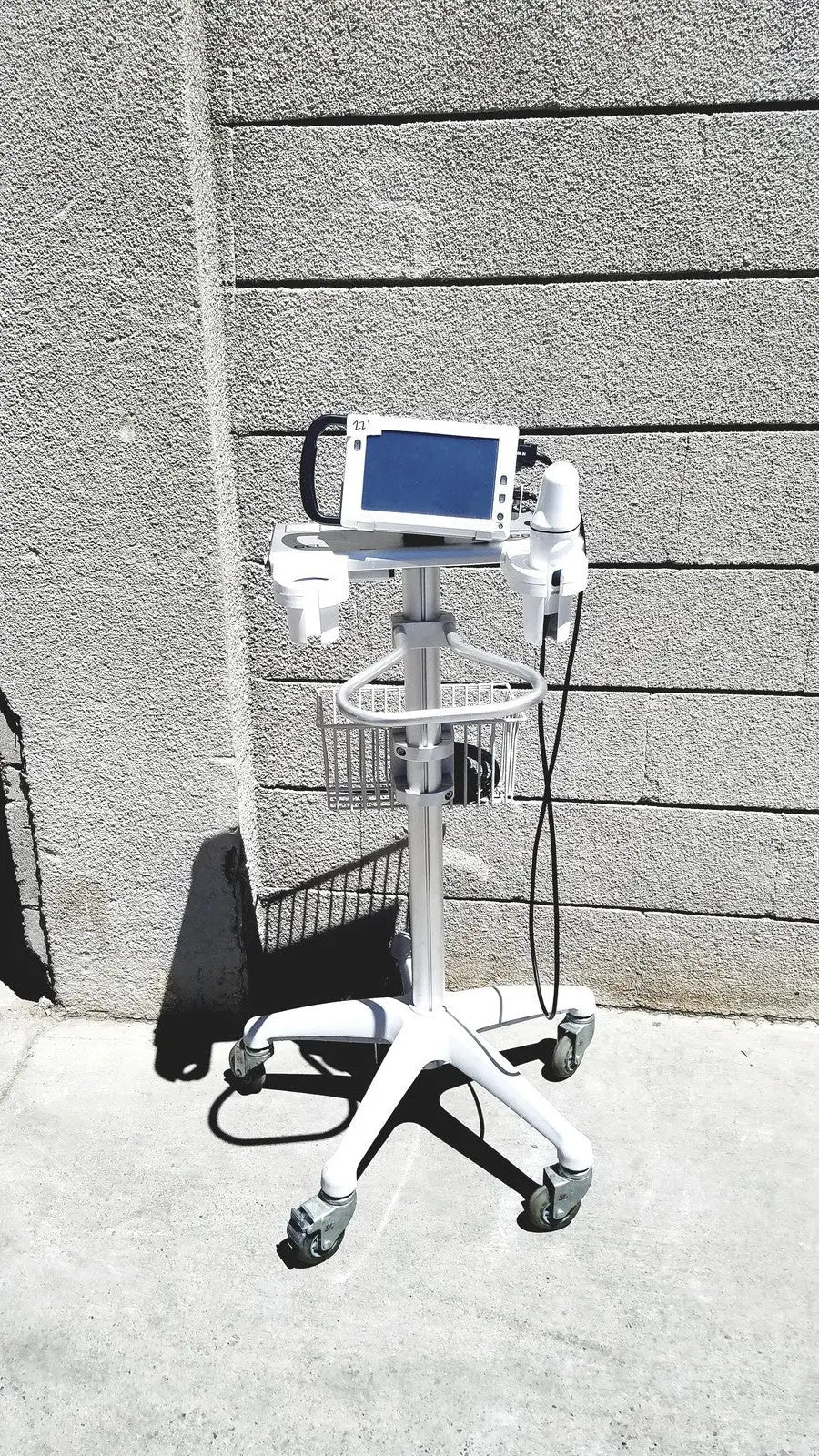 Reuse Medical Cubescan Biocon-700 Bladder Volume Measurement System With Transducer Other Medical & Lab Equipment, second-hand product photo 1
