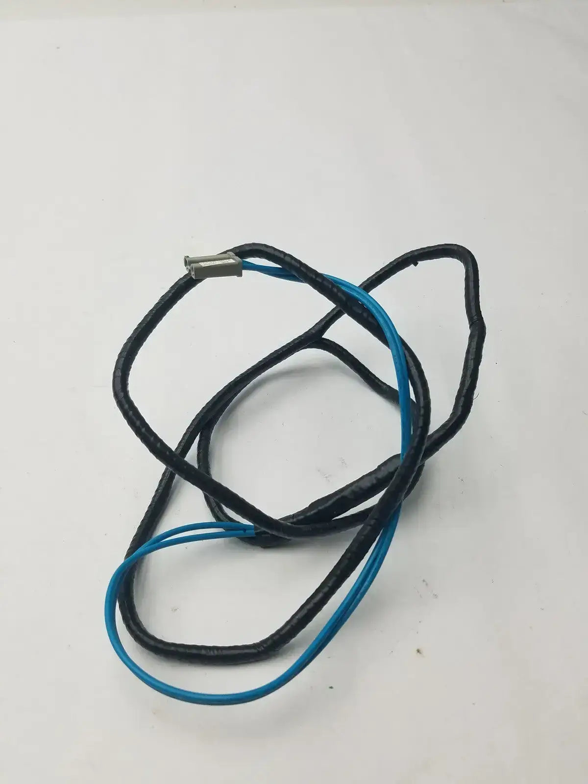 Unbranded D-171-15R-B ISW-D Black and Blue Wire Cable Wire Cable, second-hand product photo 1