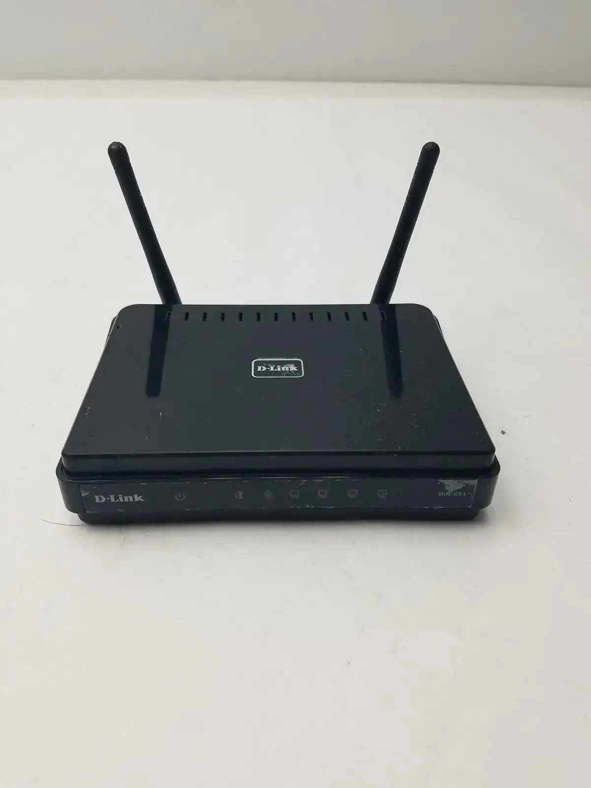 D-Link DIR-651 300 Mbps 4-Port Gigabit Wireless N Router Wireless Router, second-hand product photo 1