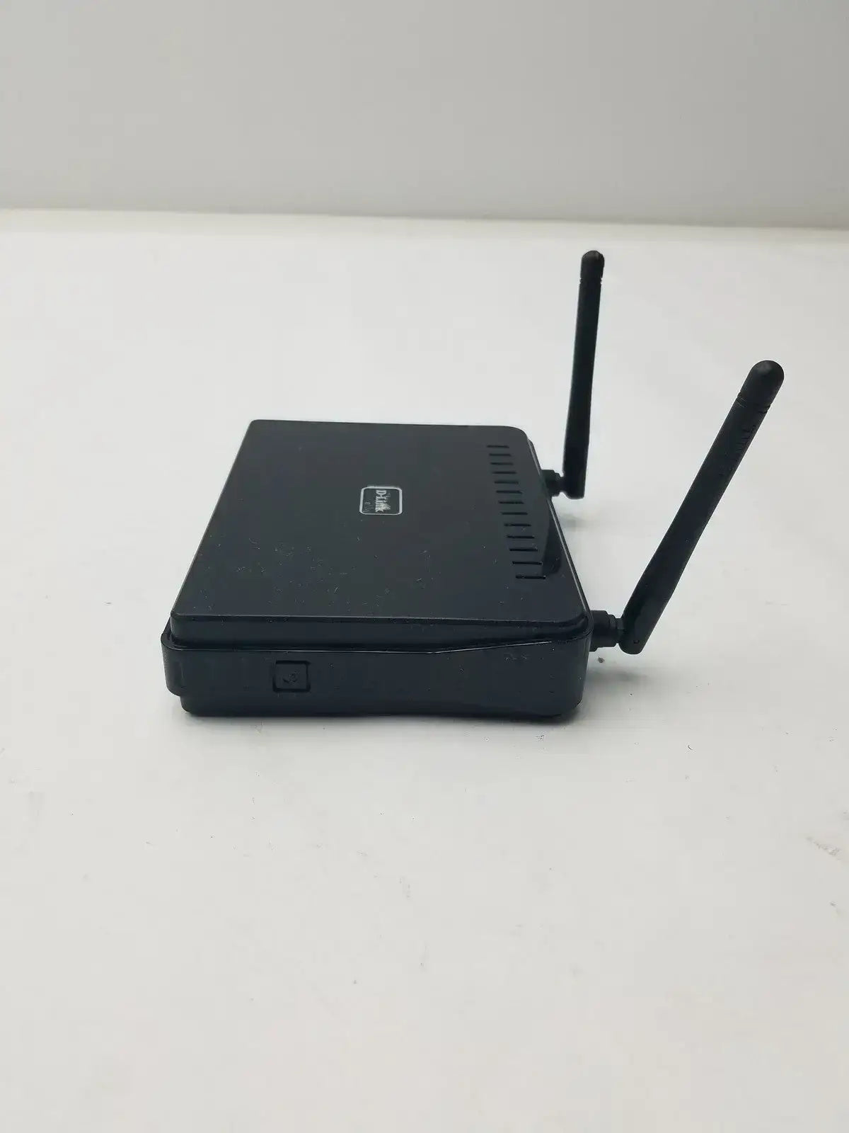 D-Link DIR-651 300 Mbps 4-Port Gigabit Wireless N Router Wireless Router, second-hand product photo 2