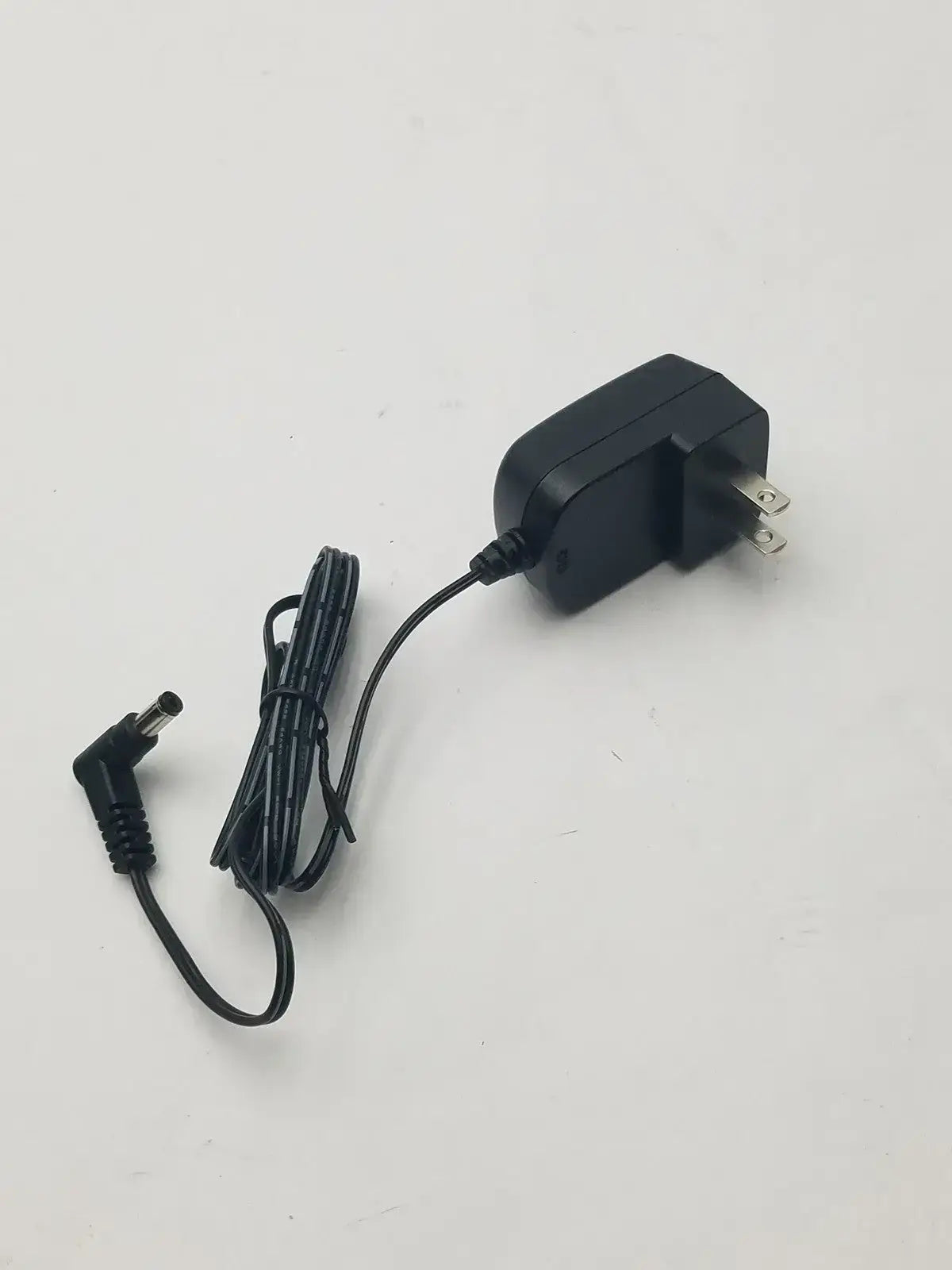 D-Link Switching Mode Power Adaptor F05-050100SPAU Switching Power Adapter, second-hand product photo 6