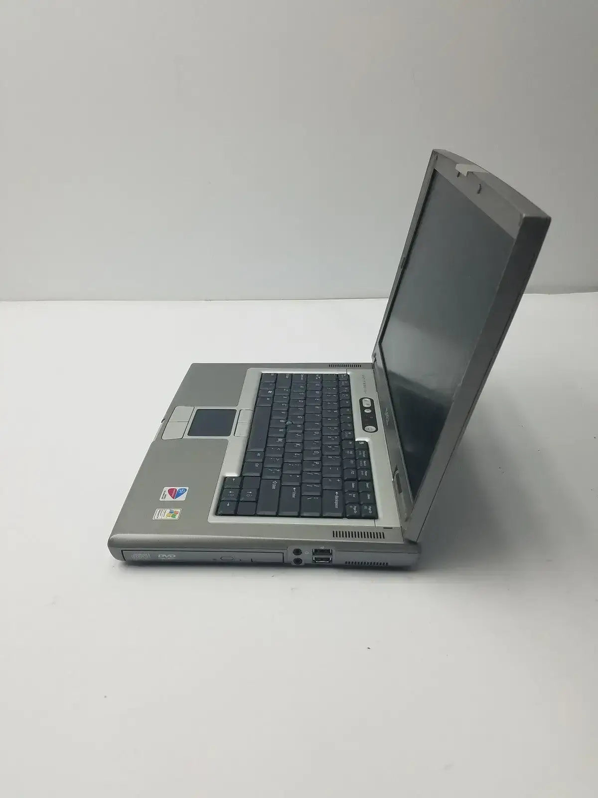 Dell Latitude D810 Intel Inside Centrino Model PP15L Laptop Computer, second-hand product photo 2