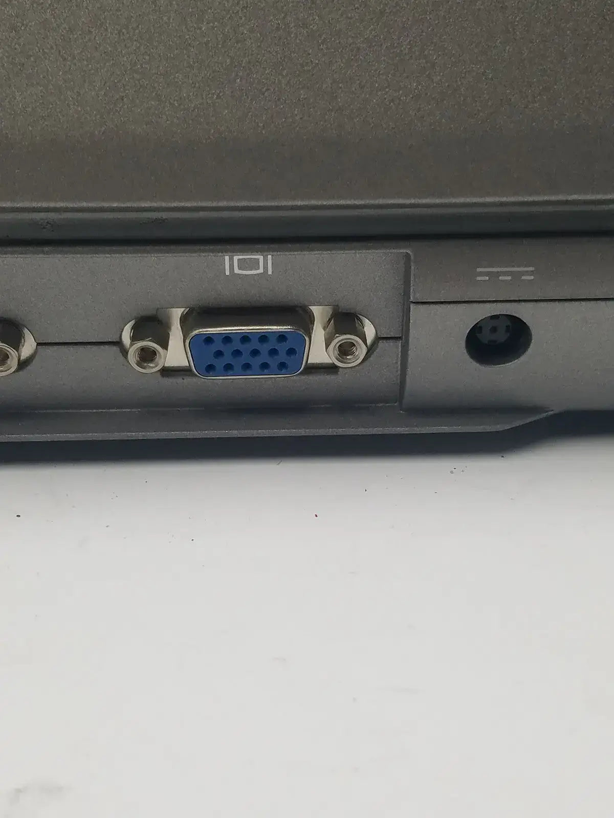 Dell Latitude D810 Intel Inside Centrino Model PP15L Laptop Computer, second-hand product photo 6
