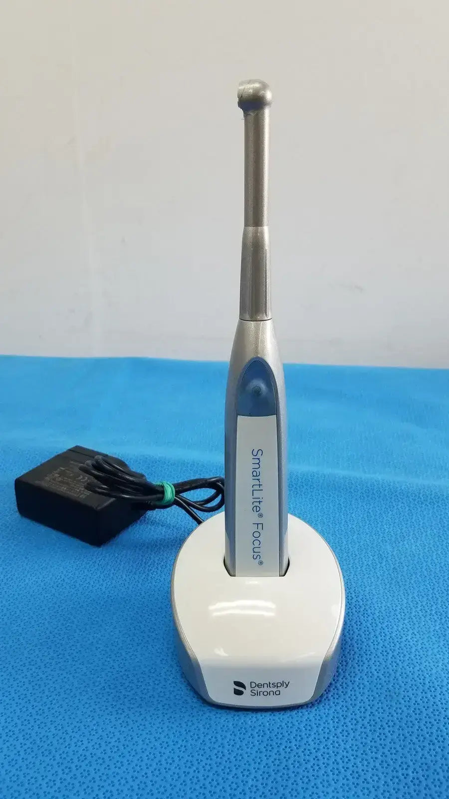 Dentsply Sirona SmartLite Focus LED Dental Curing Light System w/ Charger LED Dental Curing Light System, as-is (for parts) product photo 9