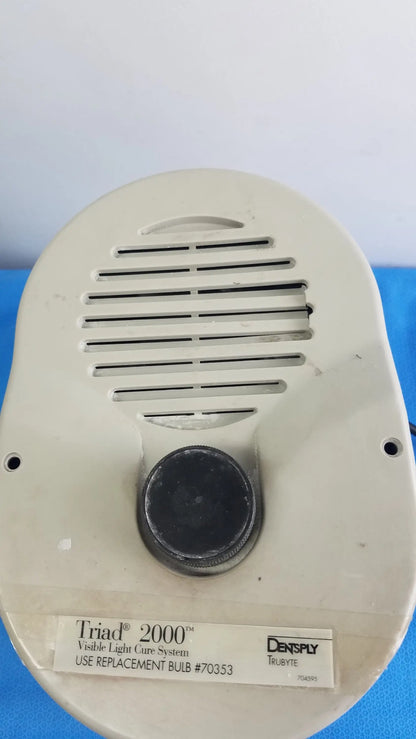 Dentsply Trubyte Triad 2000 Visible Light Curing System Visible Light Curing System, as-is (for parts) product photo 4