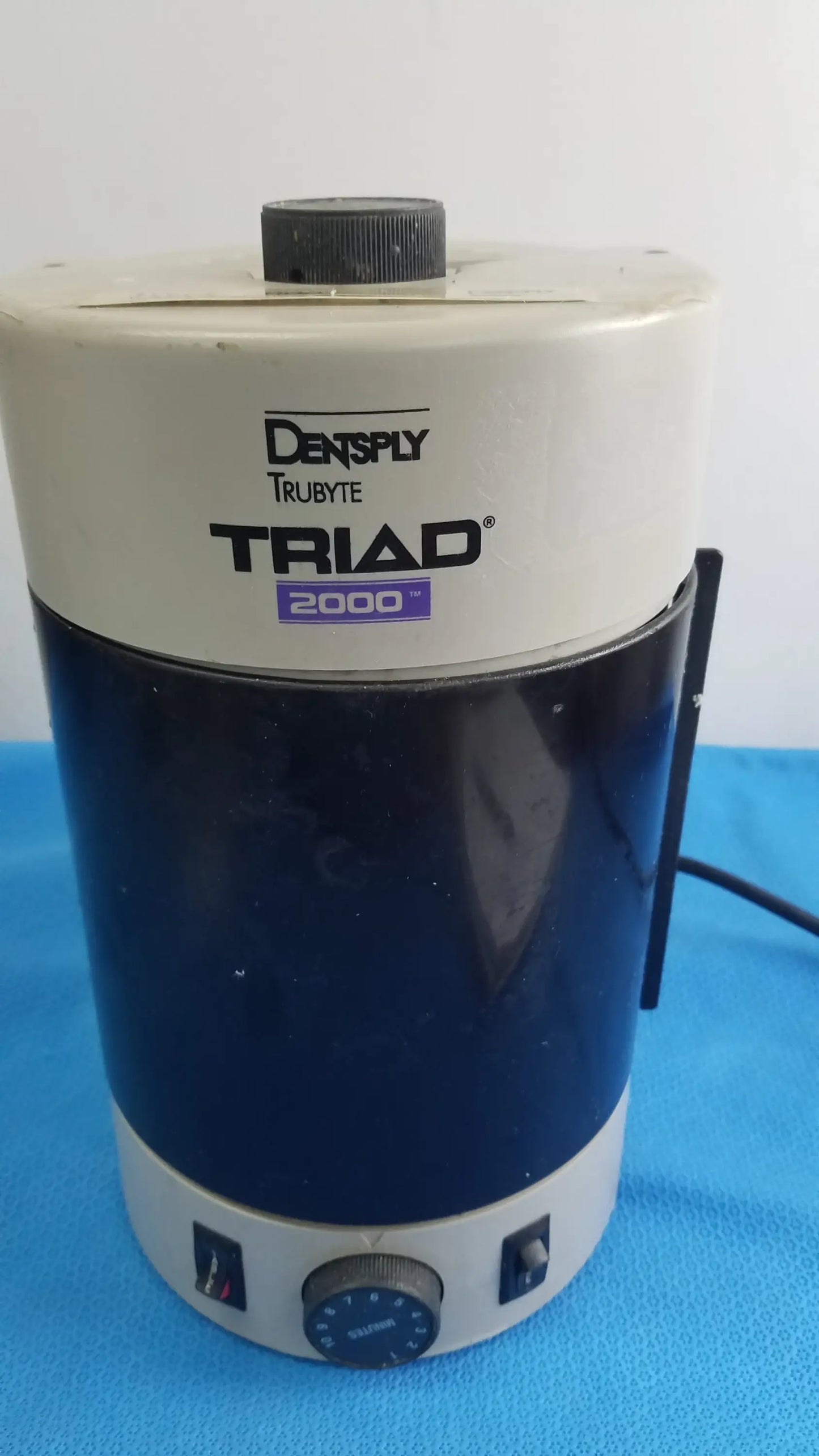 Dentsply Trubyte Triad 2000 Visible Light Curing System Visible Light Curing System, as-is (for parts) product photo 1
