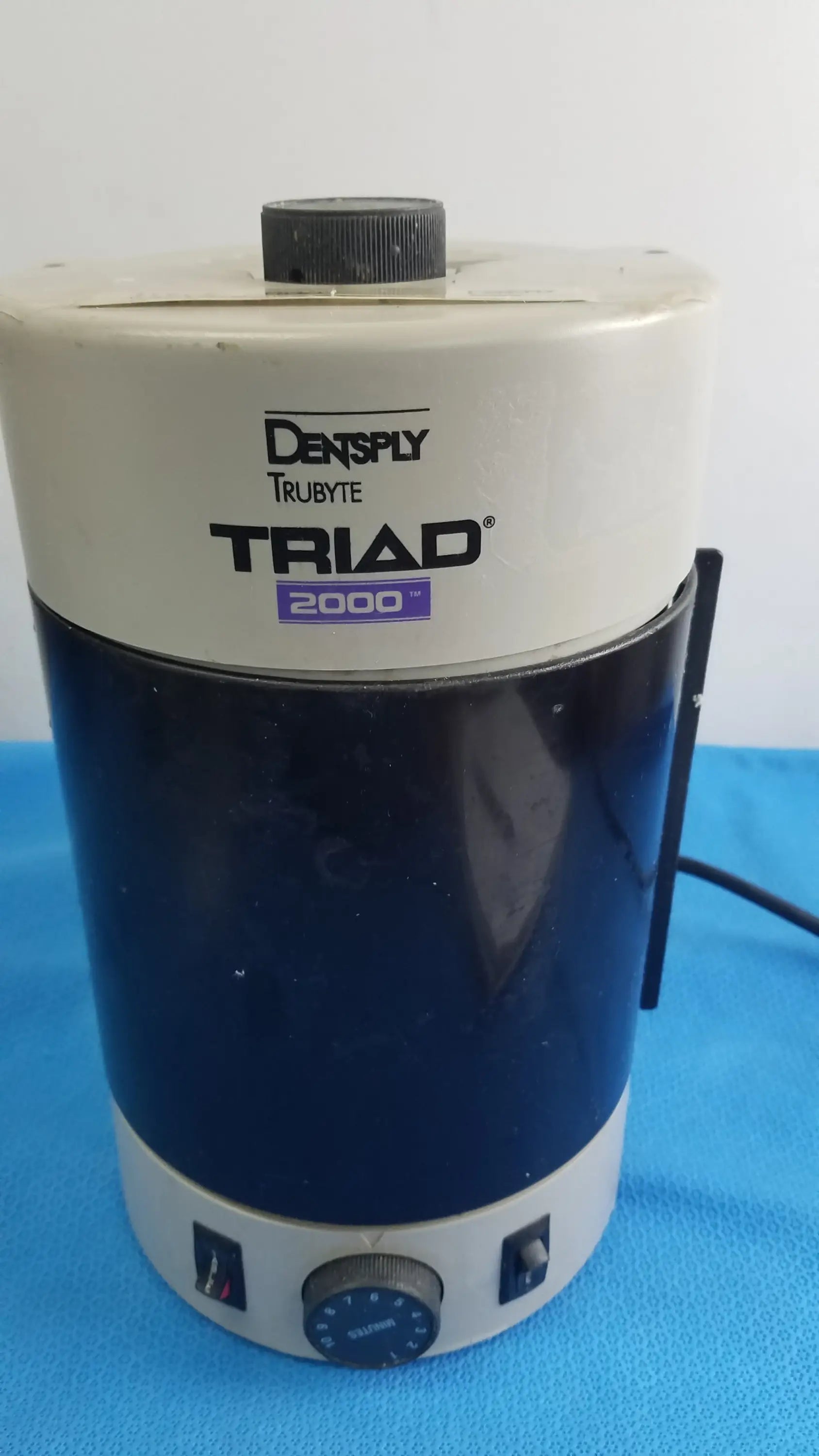 Dentsply Trubyte Triad 2000 Visible Light Curing System Visible Light Curing System, as-is (for parts) product photo 1