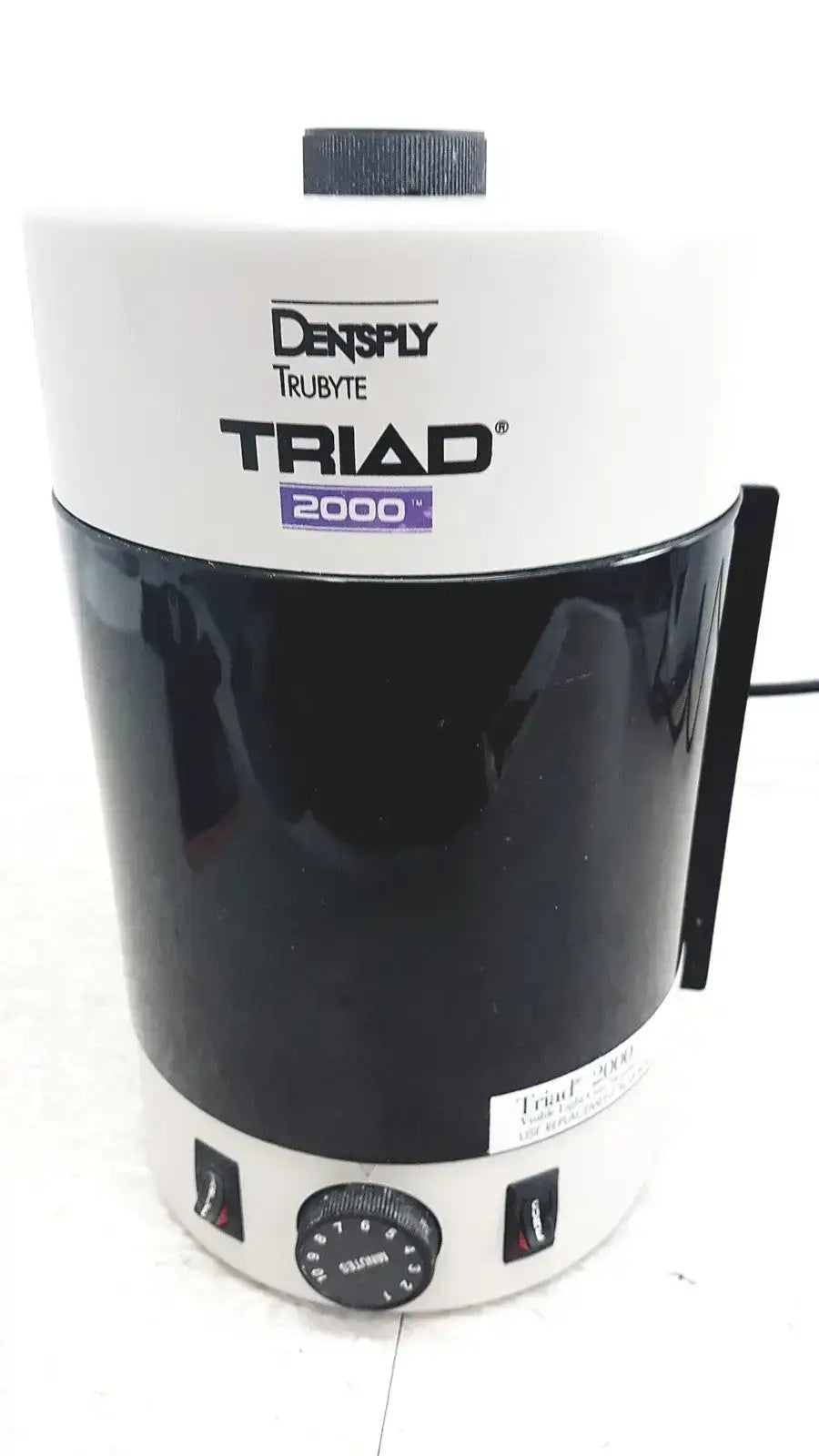 Dentsply TRUBYTE TRIAD 2000 Visible Light Curing Unit Visible Light Curing Unit, second-hand product photo 1