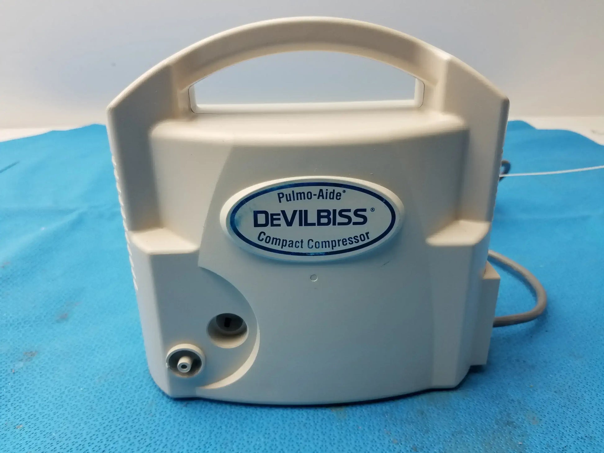DeVilbiss 3655D Pulmo-Aide Compact Compressor Nebulizer System Compressor Nebulizer System, second-hand product photo 2