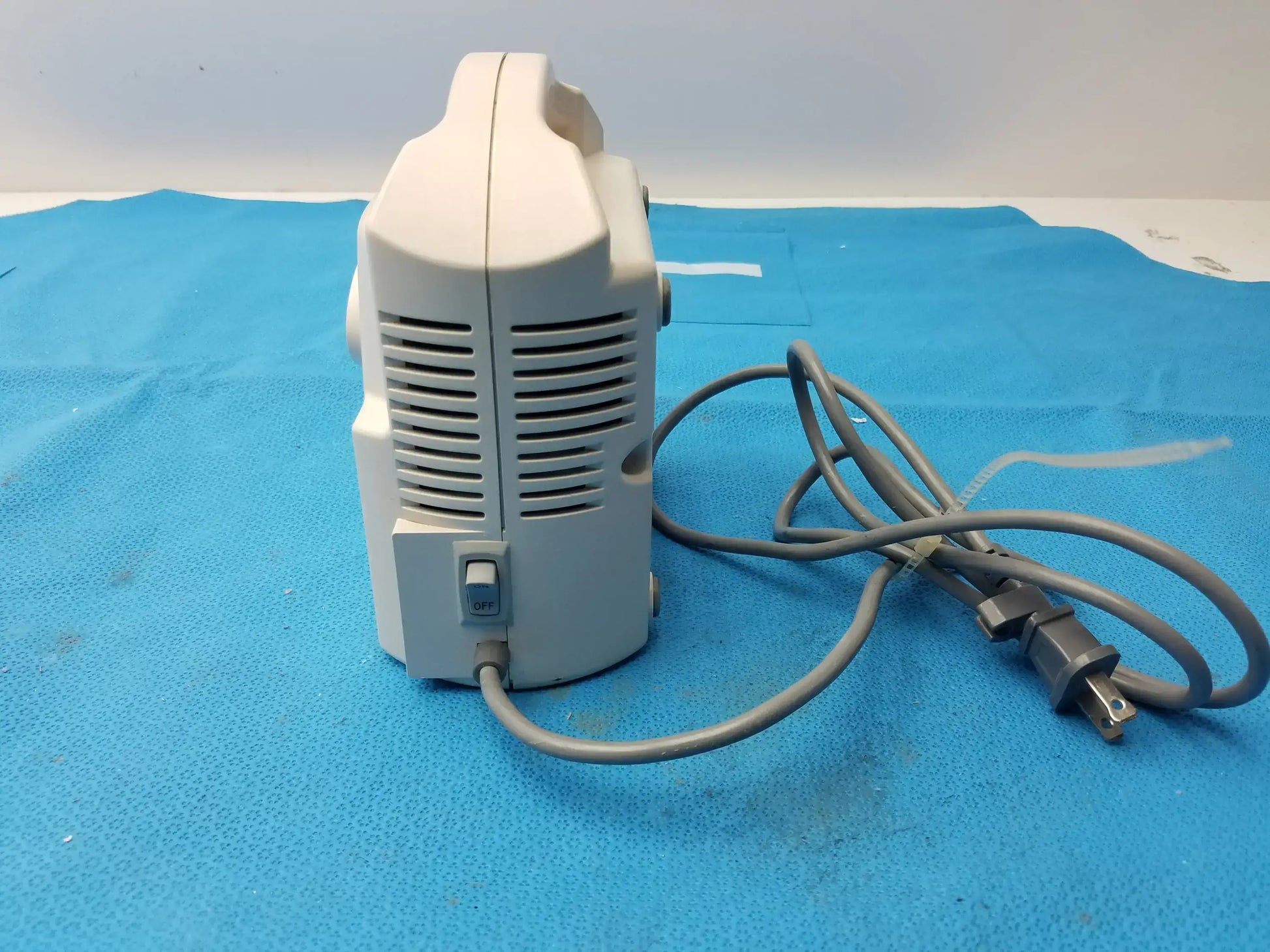 DeVilbiss 3655D Pulmo-Aide Compact Compressor Nebulizer System Compressor Nebulizer System, second-hand product photo 4