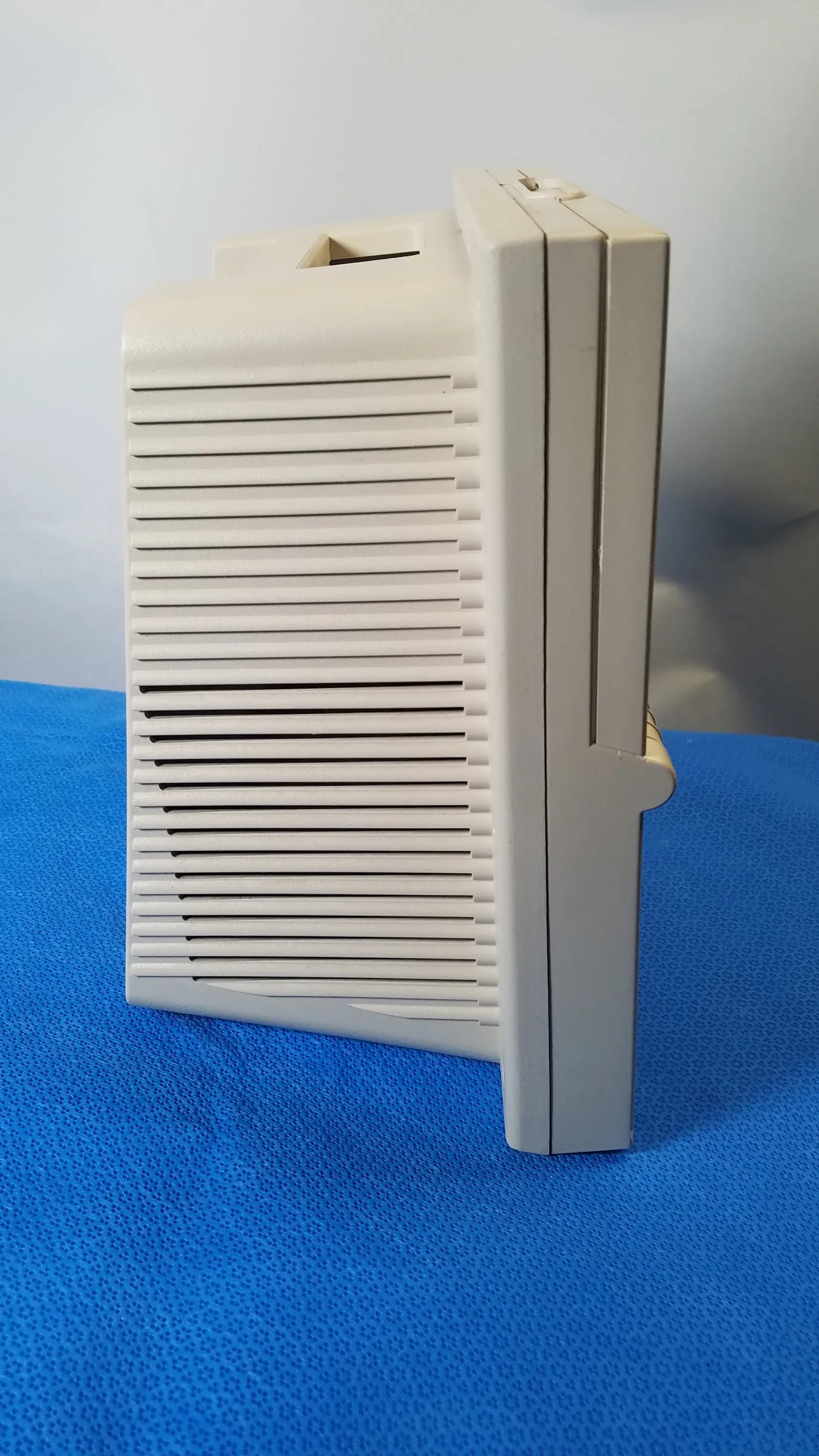 DeVilbiss 5650D Pulmo-Aide Compressor Nebulizer System Compressor Nebulizer System, as-is (for parts) product photo 3