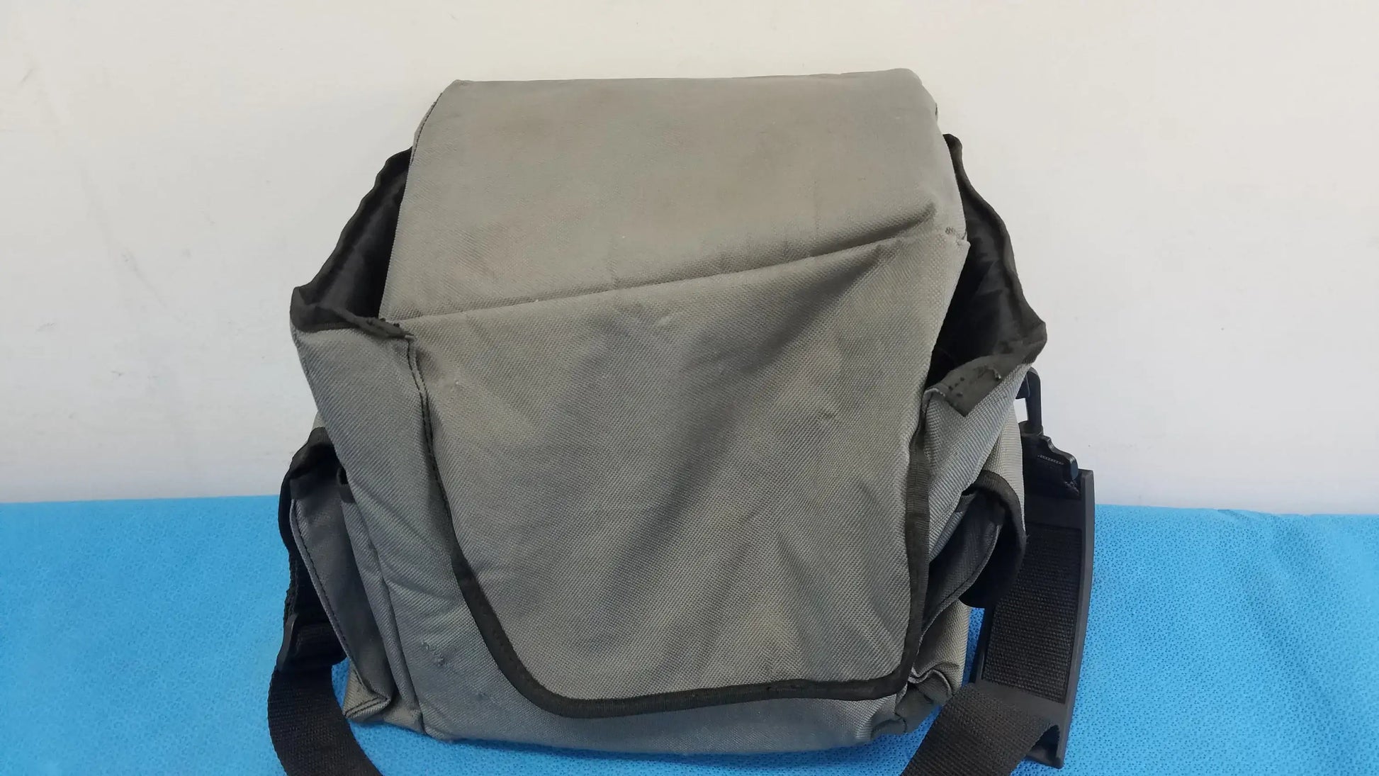 DeVilbiss 7305P-D Homecare Vacu-Aide Suction Unit With Power Supply and Bag Suction Unit, second-hand product photo 13