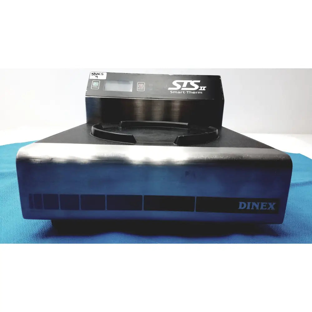 Black dinex carlisle smart-therm sts ii induction base warmer with digital display and circular sample holder for labs