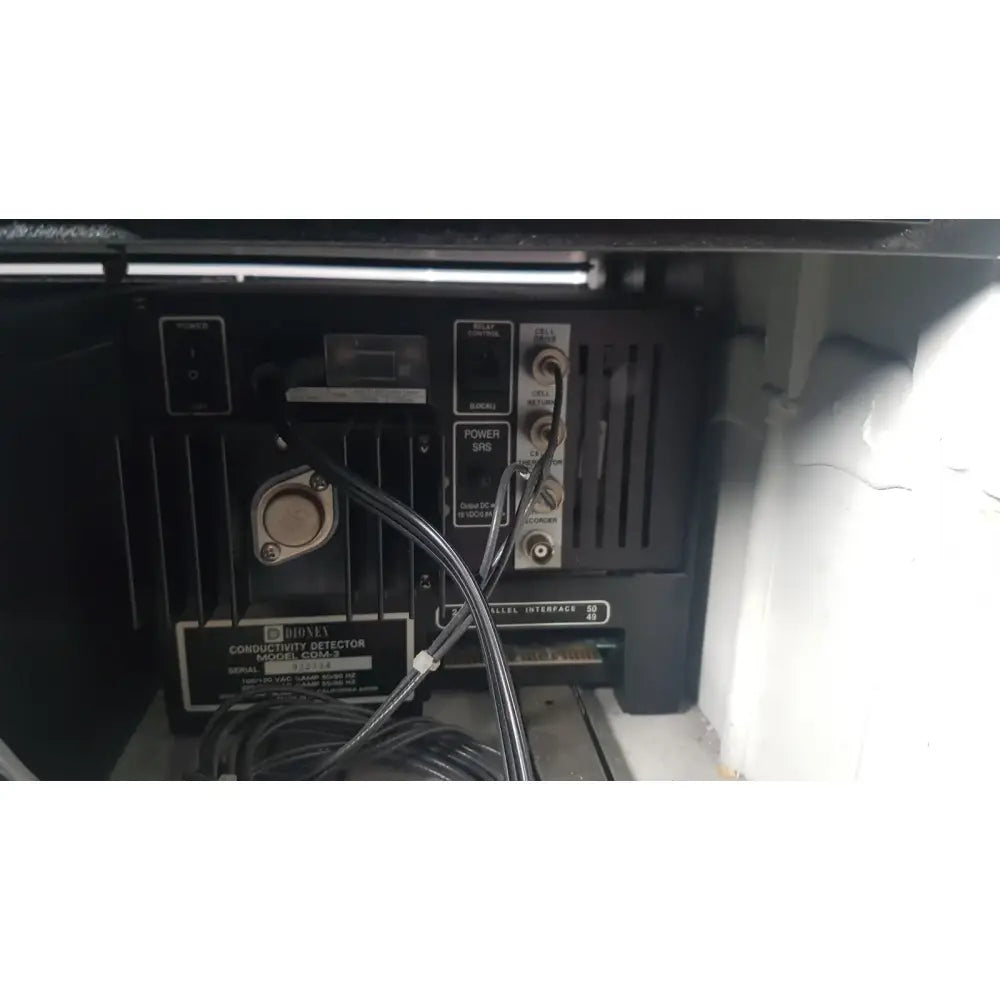 Dionex Basic Chromatography Module CHB Chromatography Module, as-is (for parts) product photo 14