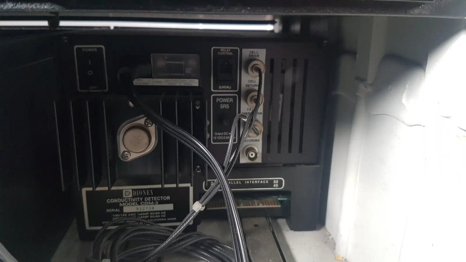 Dionex Basic Chromatography Module CHB Chromatography Module, as-is (for parts) product photo 14