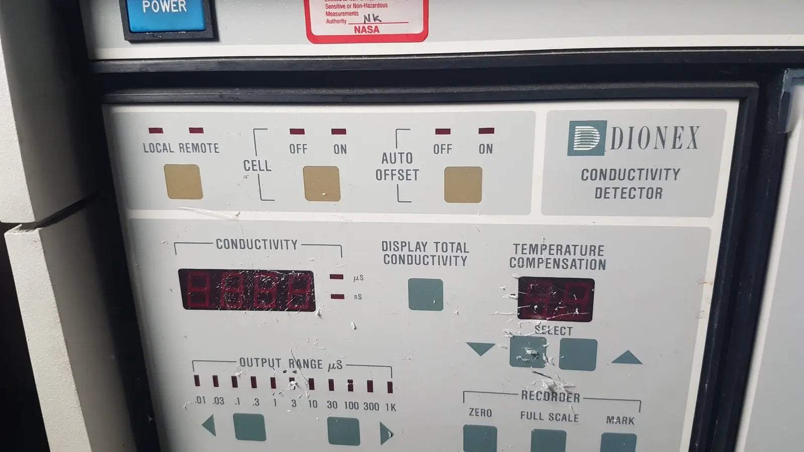 Dionex Basic Chromatography Module CHB Chromatography Module, as-is (for parts) product photo 3