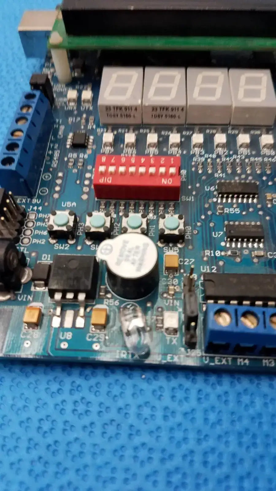 Unbranded Dragon12-Plus 2 REV G USB Development Board Electronic Computer Educational Lab Development Board, second-hand product photo 3