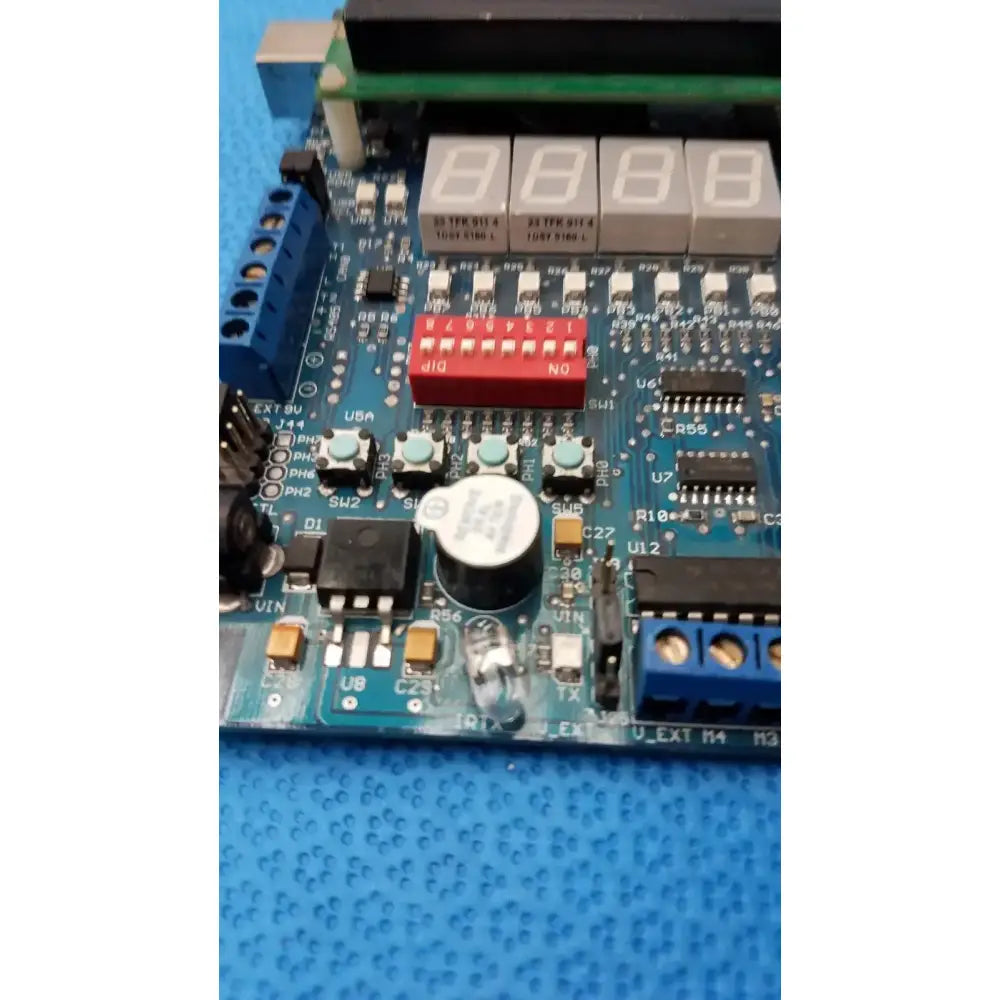 Unbranded Dragon12-Plus 2 REV G USB Development Board Electronic Computer Educational Lab Development Board, second-hand product photo 3