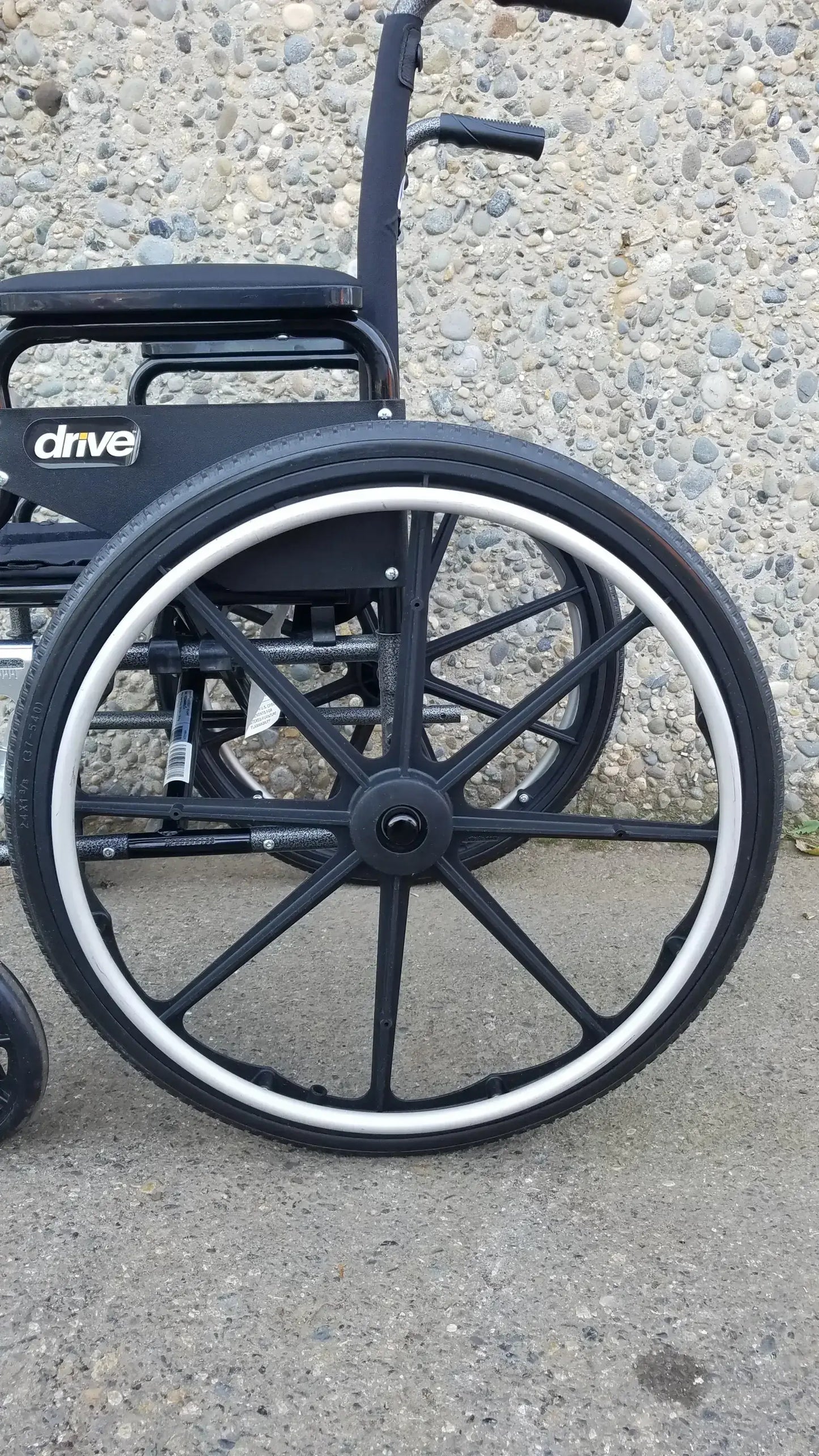 Reuse Medical Equipment Drive M3 Sport Folding Manual Wheelchair – Lightweight Design Wheelchairs, second-hand product photo 2