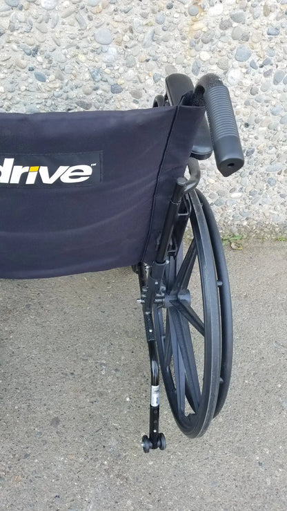 Reuse Medical Equipment Drive Medical ELR Cruiser X4 Transport Folding Wheelchair Lightweight Wheelchair, second-hand product photo 3