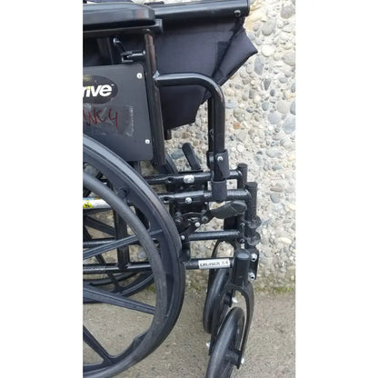 Reuse Medical Equipment Drive Medical ELR Cruiser X4 Transport Folding Wheelchair Lightweight Wheelchair, second-hand product photo 18
