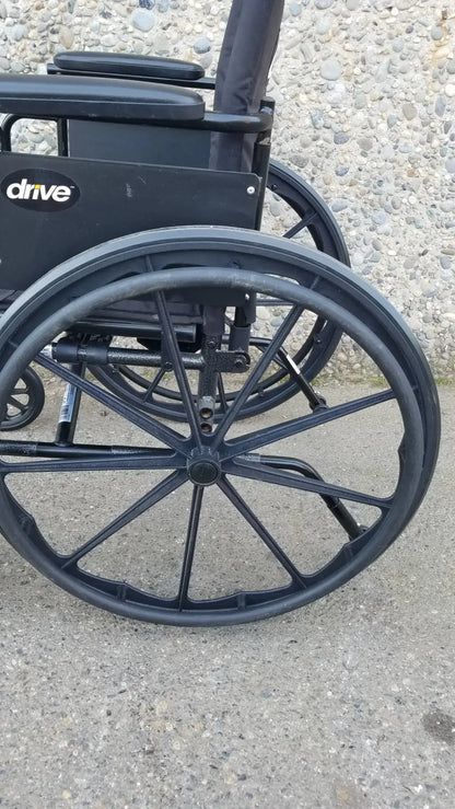 Reuse Medical Equipment Drive Medical ELR Cruiser X4 Transport Folding Wheelchair Lightweight Wheelchair, second-hand product photo 9