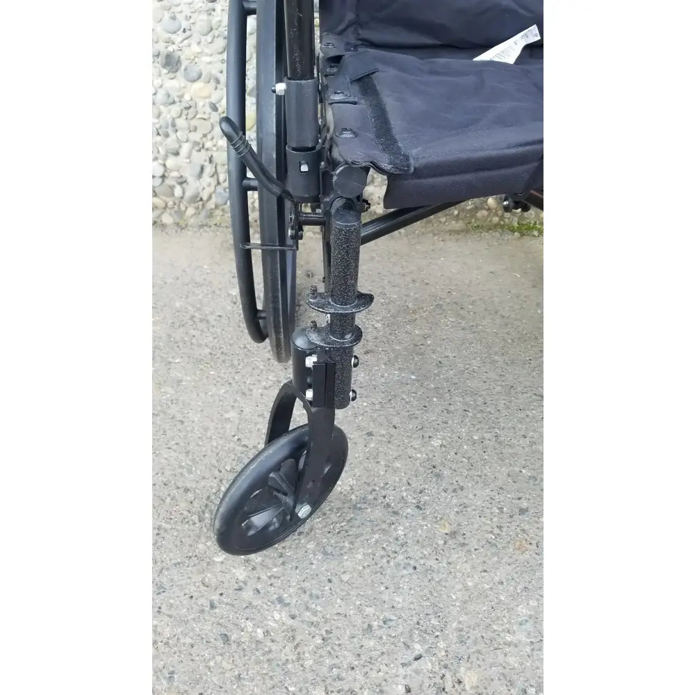 Reuse Medical Equipment Drive Medical ELR Cruiser X4 Transport Folding Wheelchair Lightweight Wheelchair, second-hand product photo 13