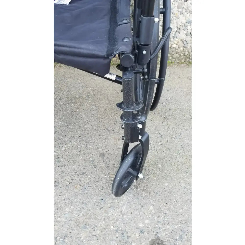 Reuse Medical Equipment Drive Medical ELR Cruiser X4 Transport Folding Wheelchair Lightweight Wheelchair, second-hand product photo 11