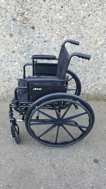 Reuse Medical Equipment Drive Medical ELR Cruiser X4 Transport Folding Wheelchair Lightweight Wheelchair, second-hand product photo 1