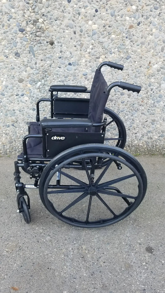 Reuse Medical Equipment Drive Medical ELR Cruiser X4 Transport Folding Wheelchair Lightweight Wheelchair, second-hand product photo 1