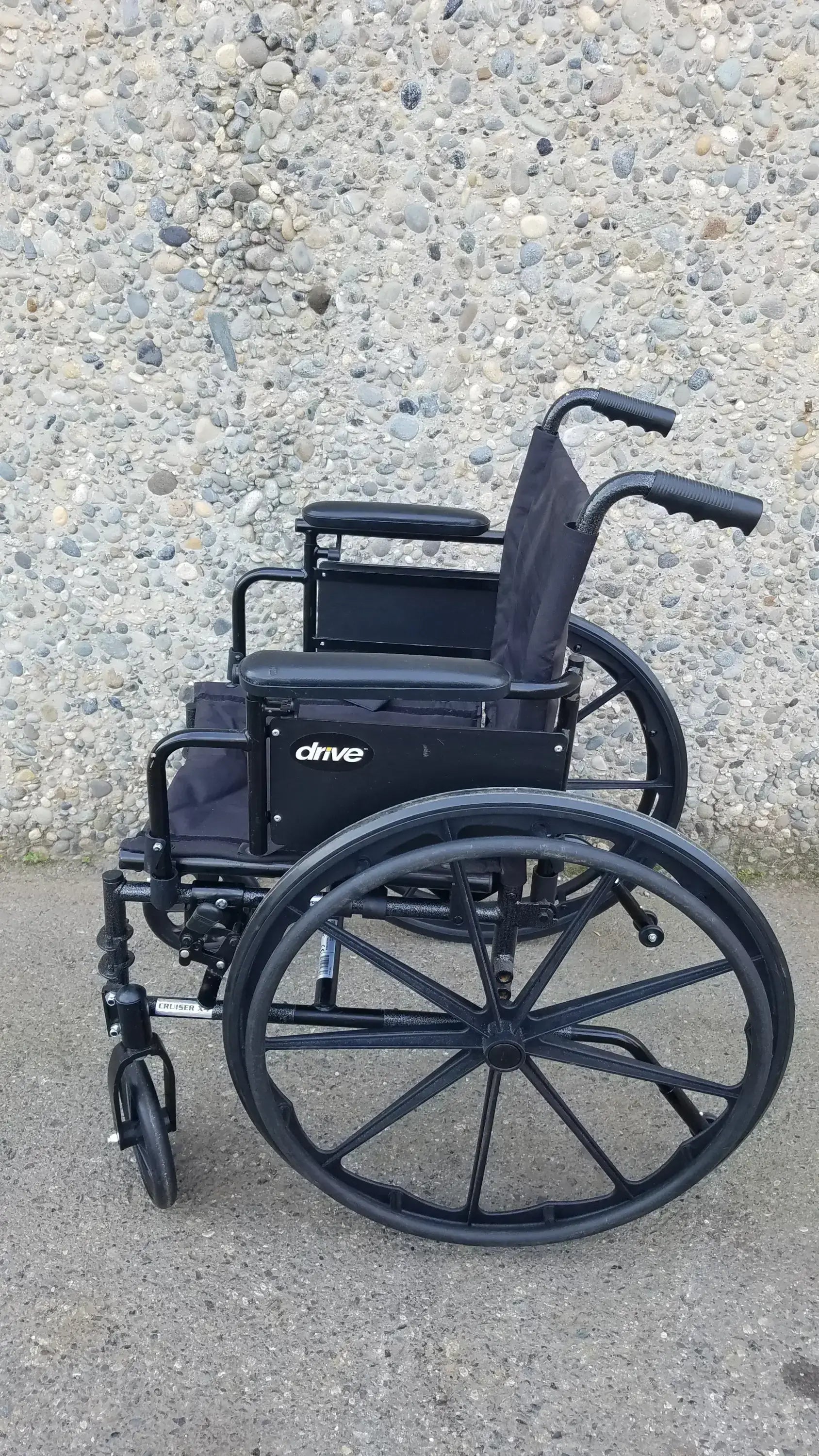 Reuse Medical Equipment Drive Medical ELR Cruiser X4 Transport Folding Wheelchair Lightweight Wheelchair, second-hand product photo 10