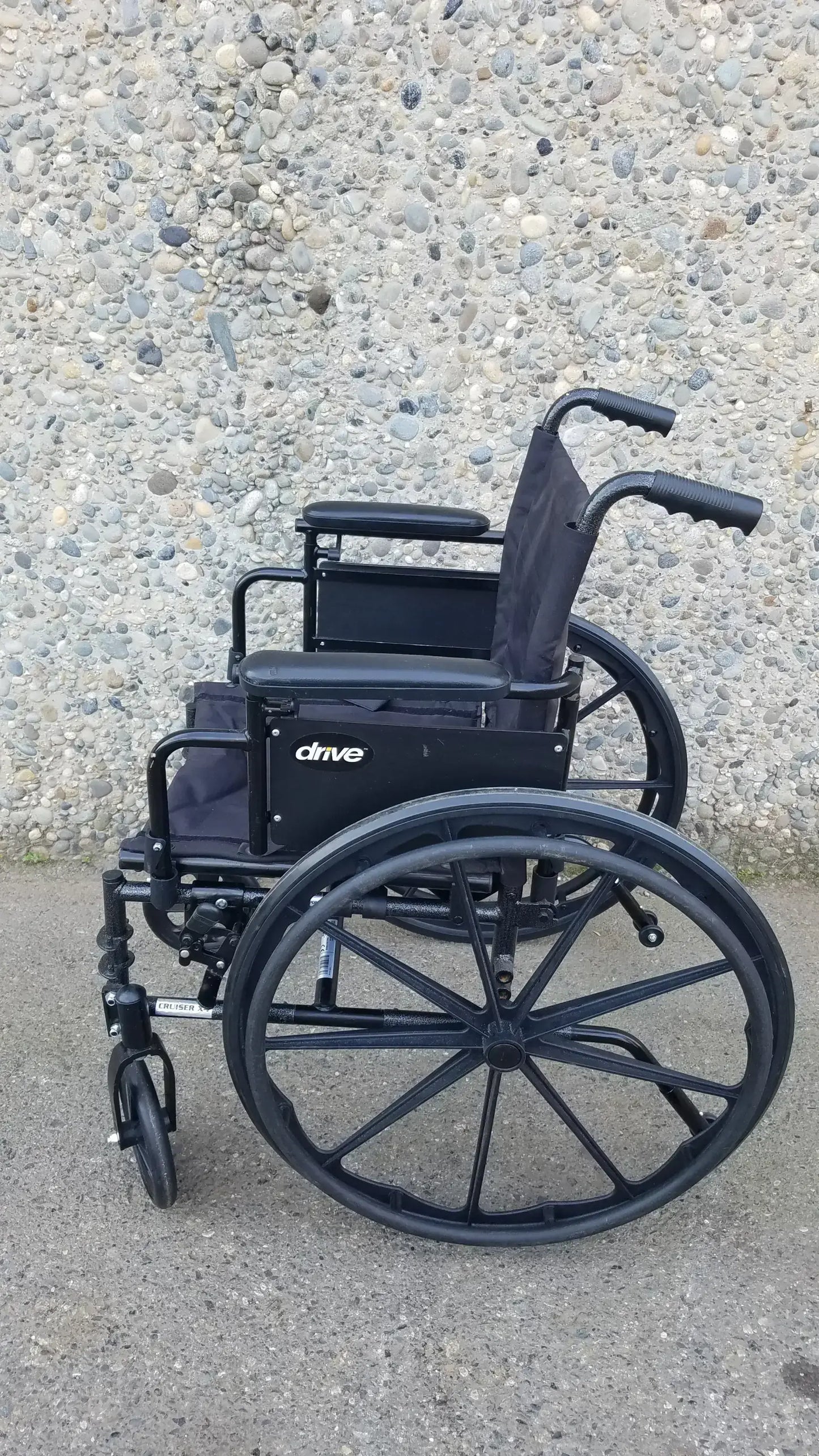 Reuse Medical Equipment Drive Medical ELR Cruiser X4 Transport Folding Wheelchair Lightweight Wheelchair, second-hand product photo 10