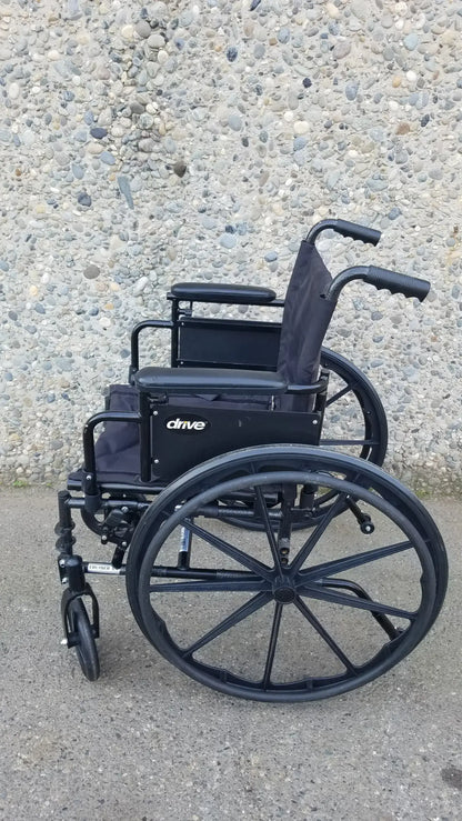 Reuse Medical Equipment Drive Medical ELR Cruiser X4 Transport Folding Wheelchair Lightweight Wheelchair, second-hand product photo 10