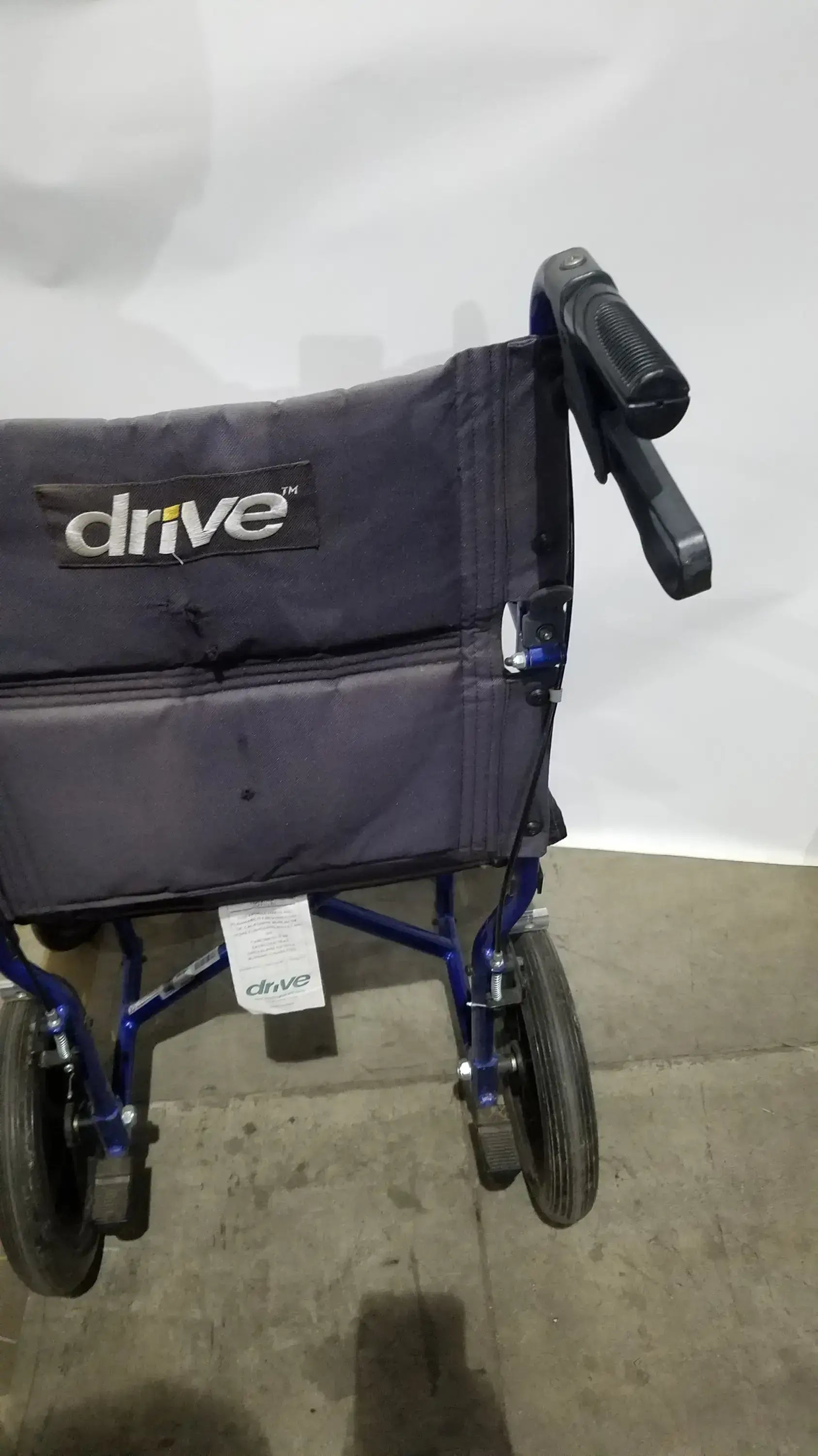 Reuse Medical Equipment Drive Medical Expedition Folding Manual Wheelchair - Lightweight Black Comfort Seat Wheelchairs, second-hand product photo 3