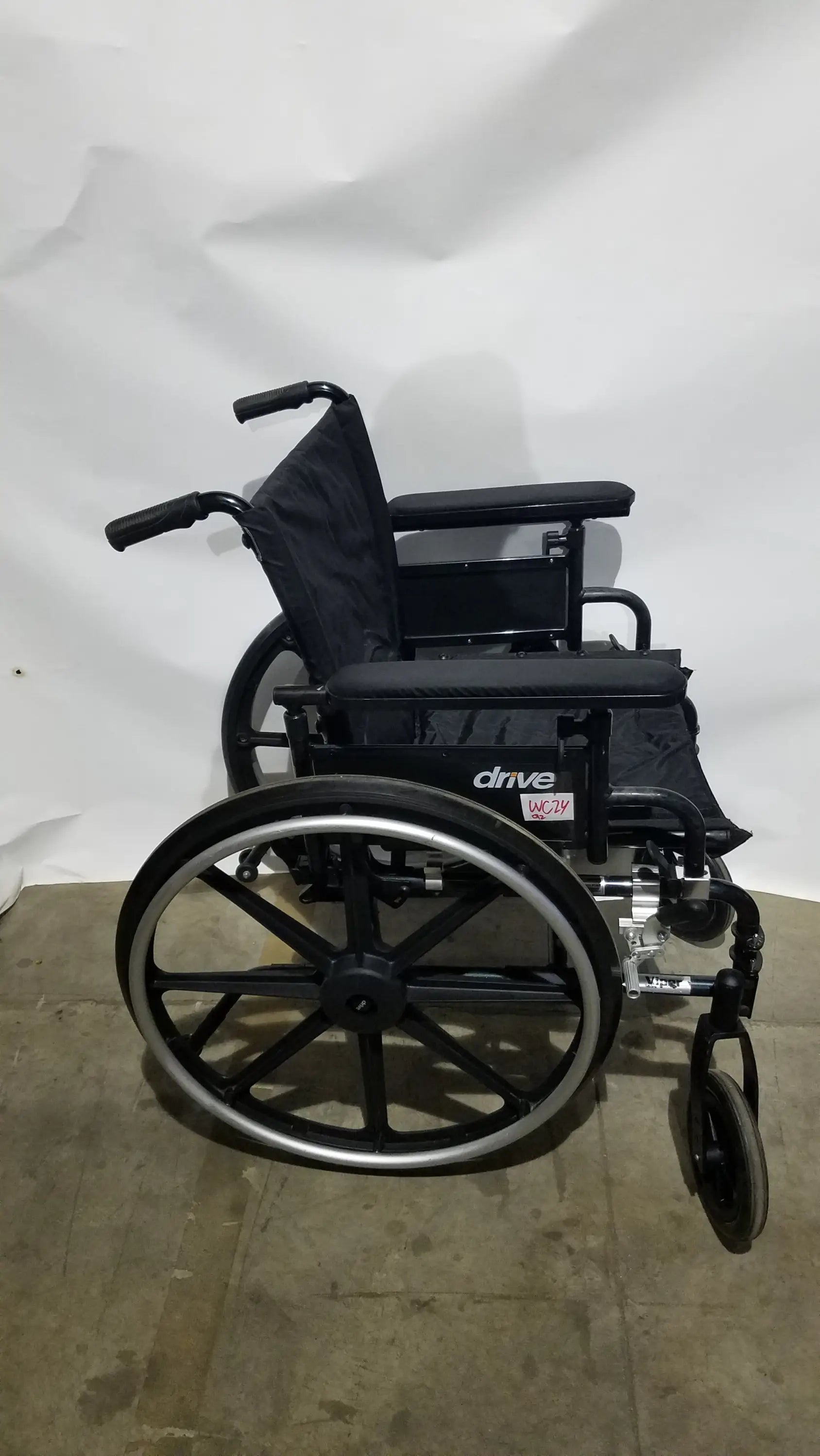 Reuse Medical Equipment Drive Medical Folding Manual Wheelchair - Black Comfort Seat Wheelchairs, second-hand product photo 1