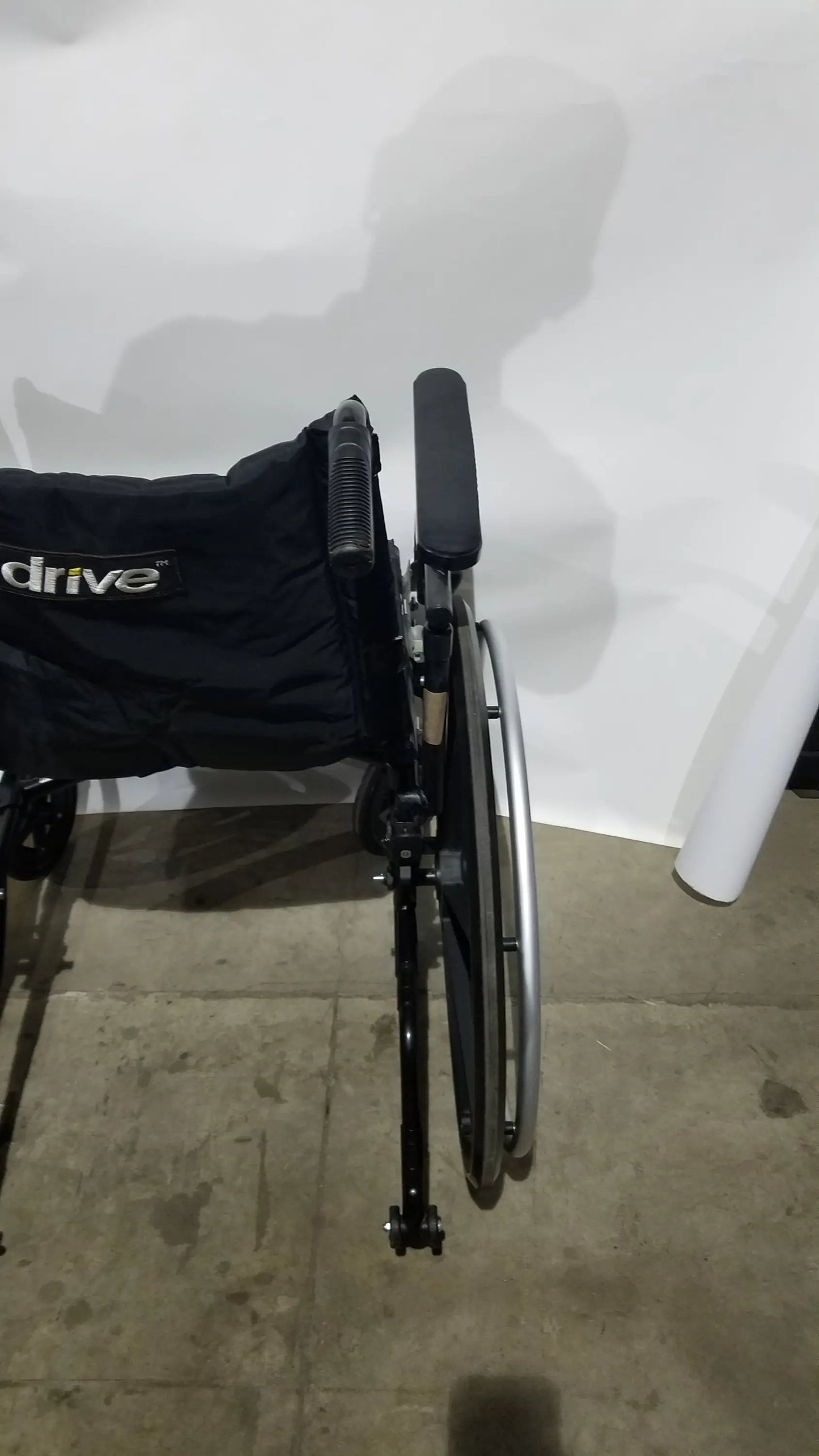 Reuse Medical Equipment Drive Medical Folding Manual Wheelchair - Black Comfort Seat Wheelchairs, second-hand product photo 3